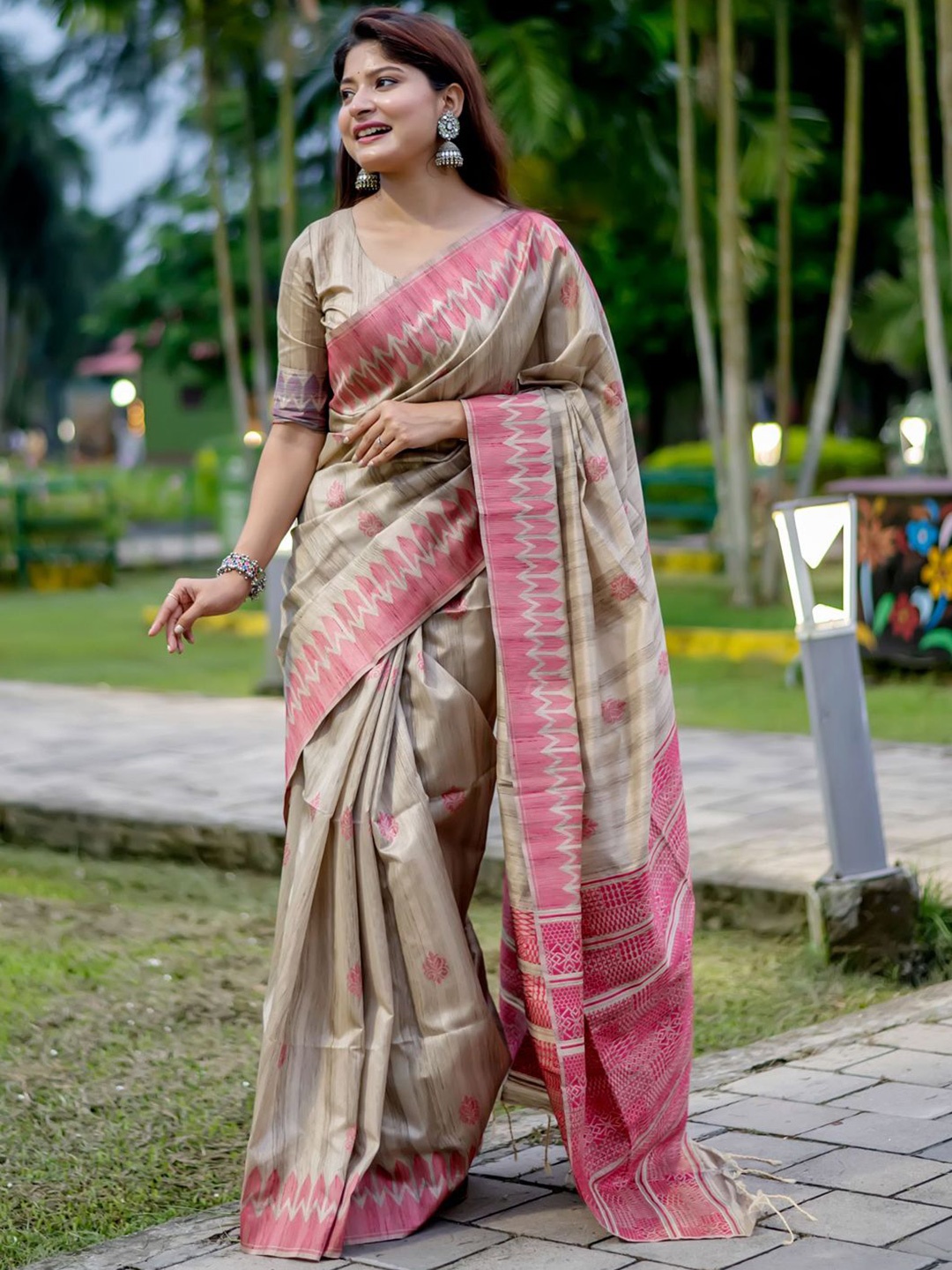 

Mitera Ethnic Motifs Printed Tussar Saree, Pink