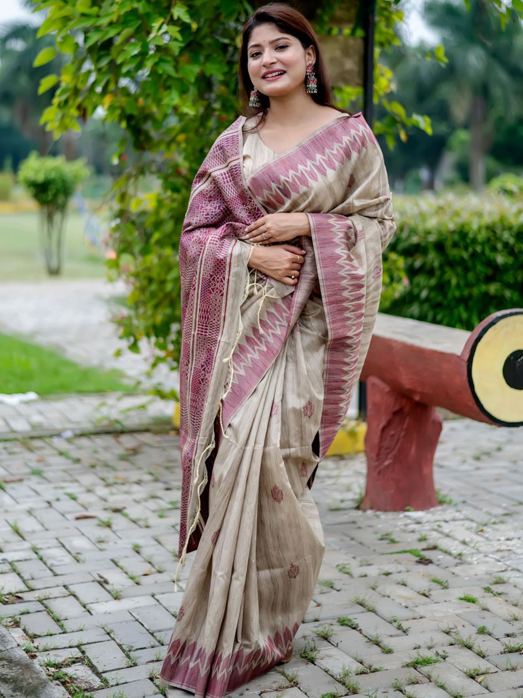 

Mitera Ethnic Motif Tassel Tussar Saree, Purple