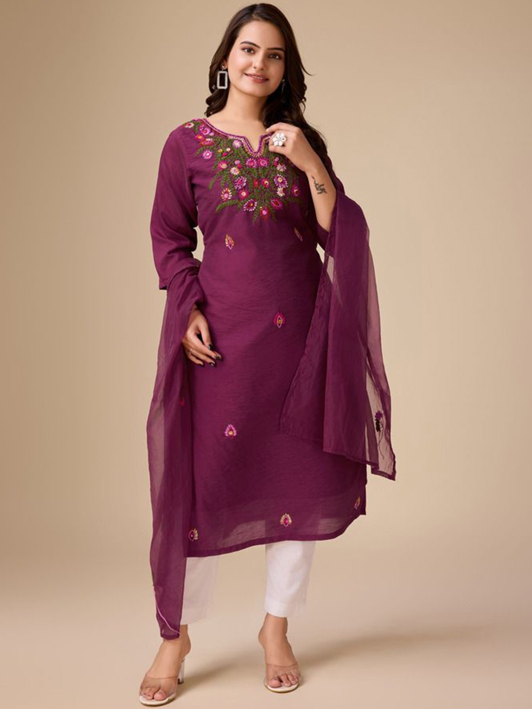 

ADITI ATTIRES Floral Embroidered Notch Neck Kurta Set With Duppatta, Burgundy