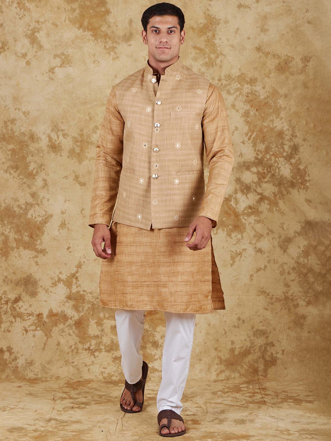

BLUESAANCHI Woven Design Mandarin Collar Regular Kurta with Trouser & Nehru jacket, Khaki