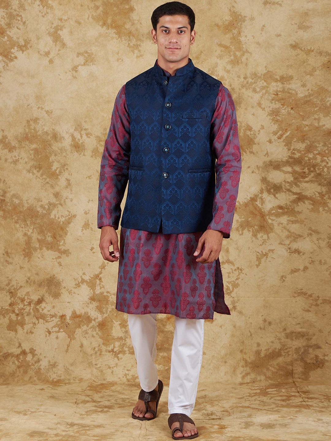 

BLUESAANCHI Floral Woven Design Mandarin Collar Regular Kurta with Trouser & Nehru jacket, Blue