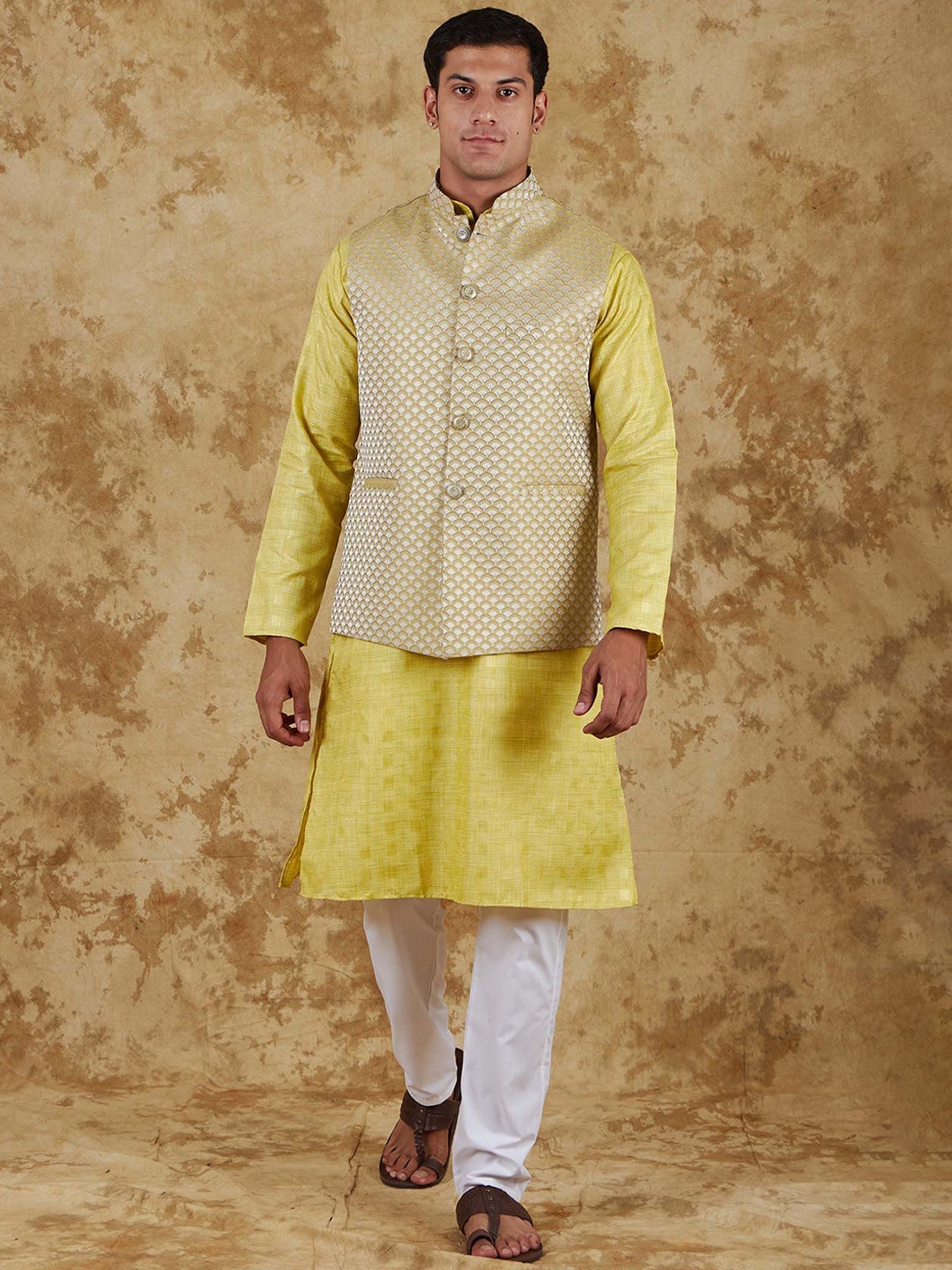 

BLUESAANCHI Woven Design Mandarin Collar Straight Kurta With Trousers & Nehru jacket, Yellow