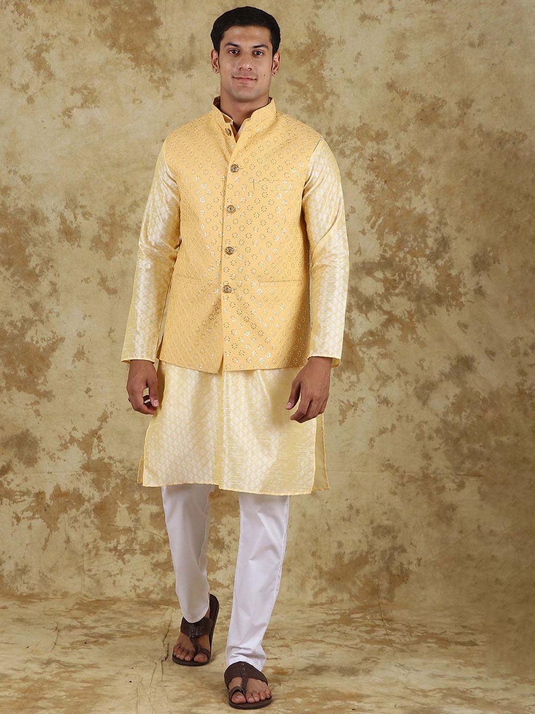 

BLUESAANCHI Floral Woven Design Mandarin Collar Regular Kurta with Trouser & Nehru jacket, Yellow