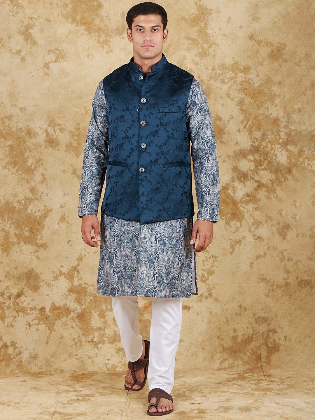 

BLUESAANCHI Ethnic Motifs Printed Mandarin Collar Kurta with Trouser & Nehru jacket, Blue