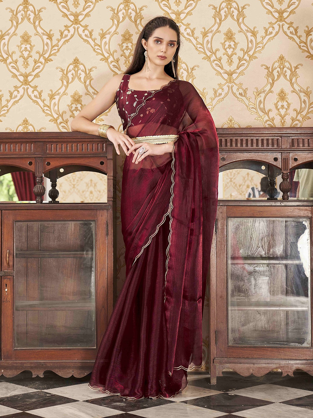 

Tikhi Imli Sequinned Solid Saree, Maroon