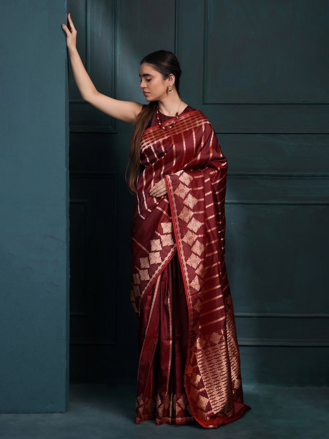 

Upalksh Striped Zari Woven Kanjeevaram Saree, Maroon