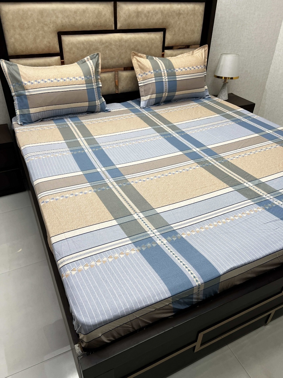 

Pure Decor Grey & Yellow Geometric Cotton Fitted 350 TC King Bedsheet With 2 Pillow Covers