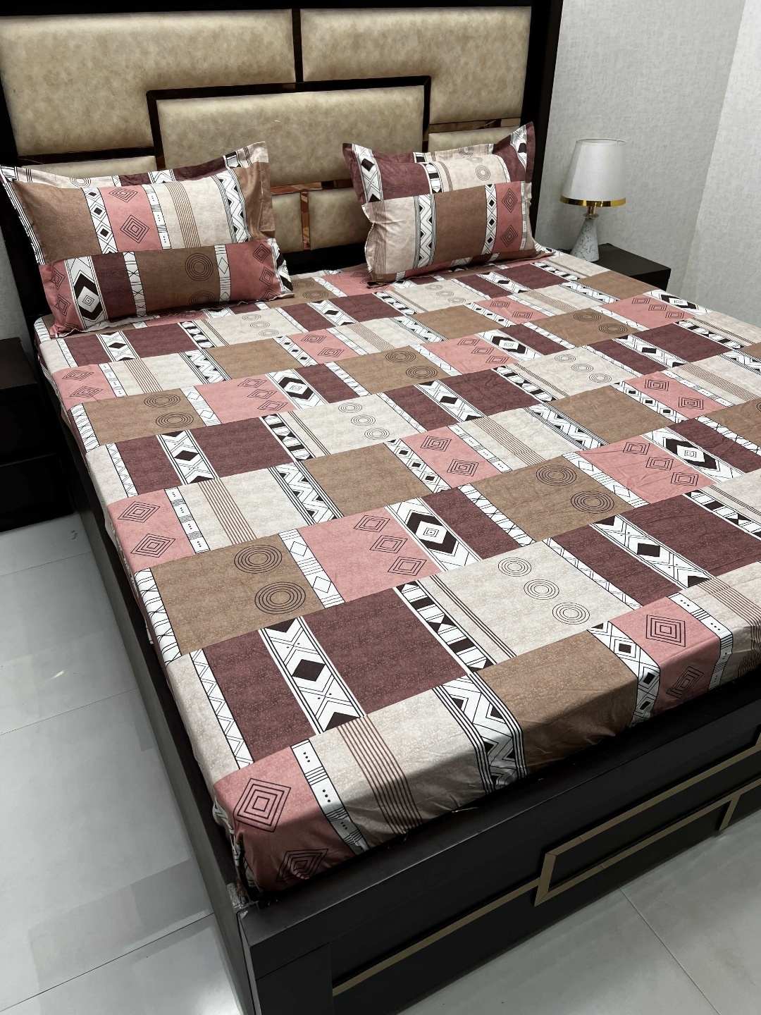 

Pure Decor Brown Printed Pure Cotton 350TC Fitted Super King Bedsheet With 2 Pillow Covers
