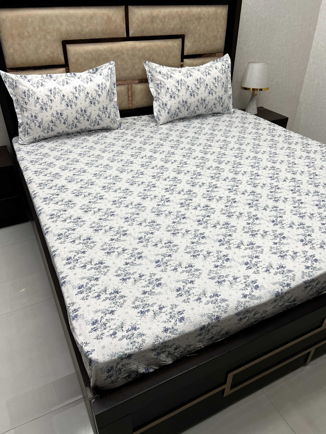 

Pure Decor Blue Printed Pure Cotton 350TC Fitted Super King Bedsheet With 2 Pillow Covers