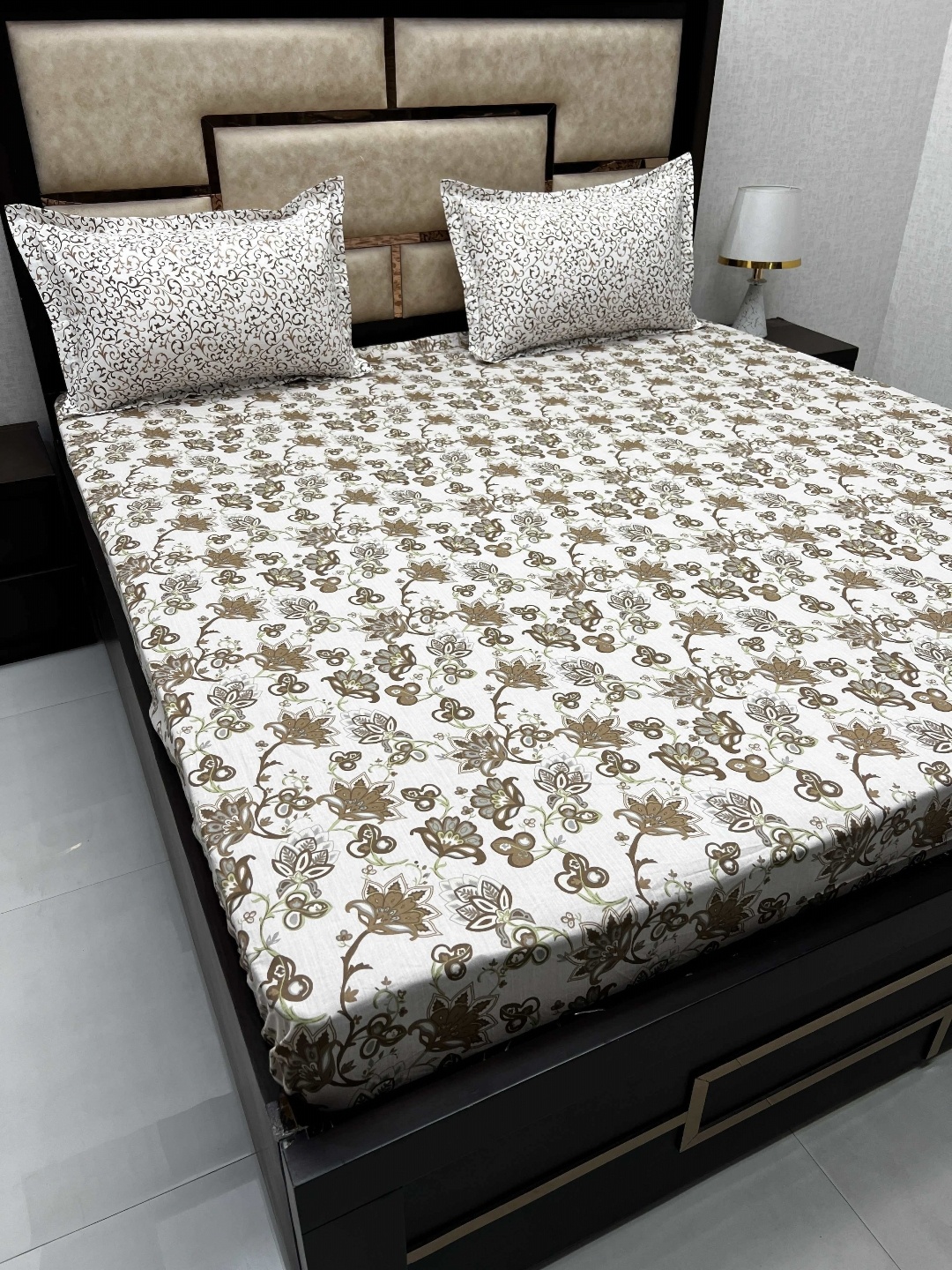 

Pure Decor Brown Floral Pure Cotton Fitted 350 TC King Bedsheet With 2 Pillow Covers