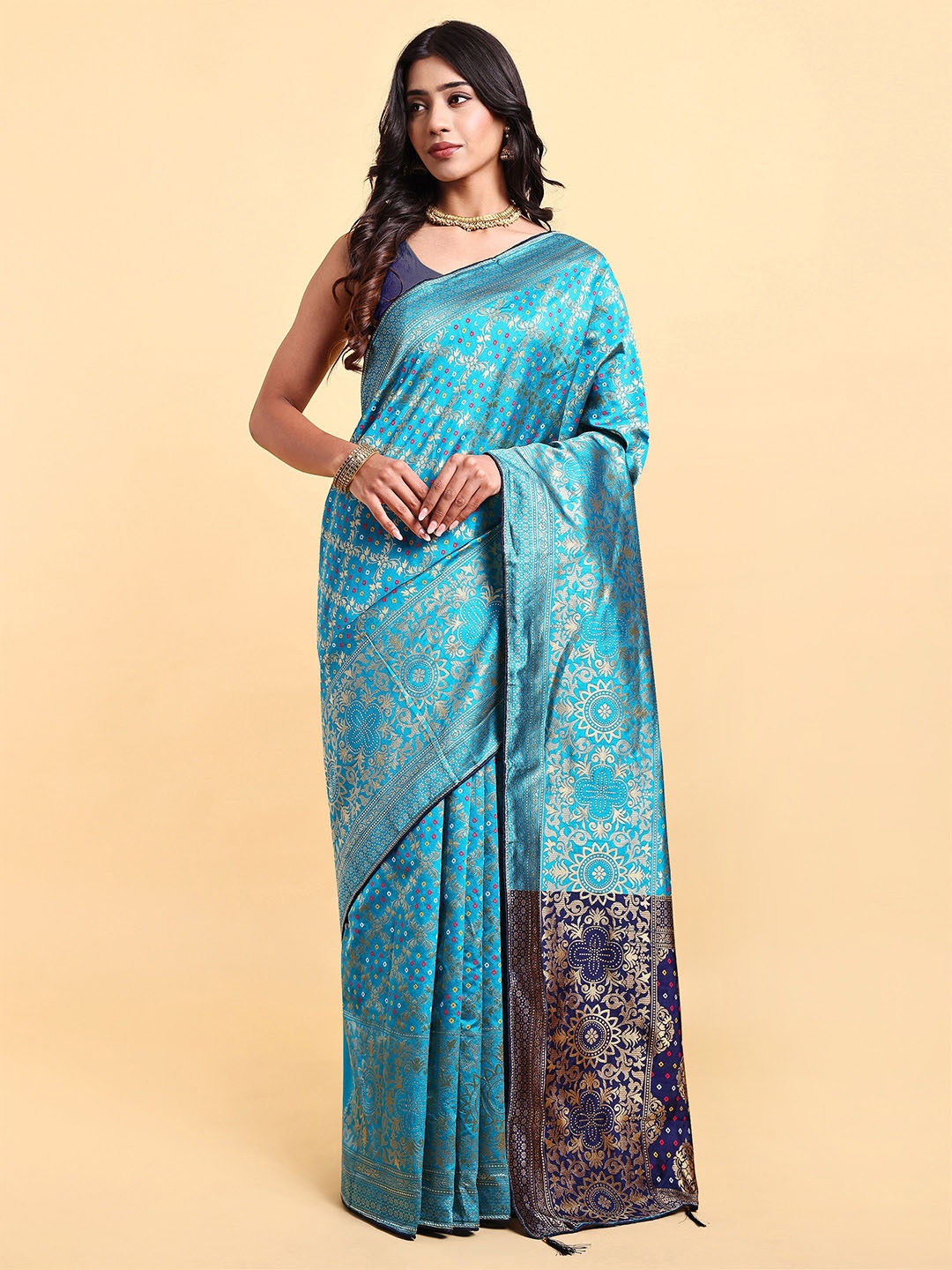 

Sarisp Floral Zari Pure Silk Banarasi Saree, Turquoise blue