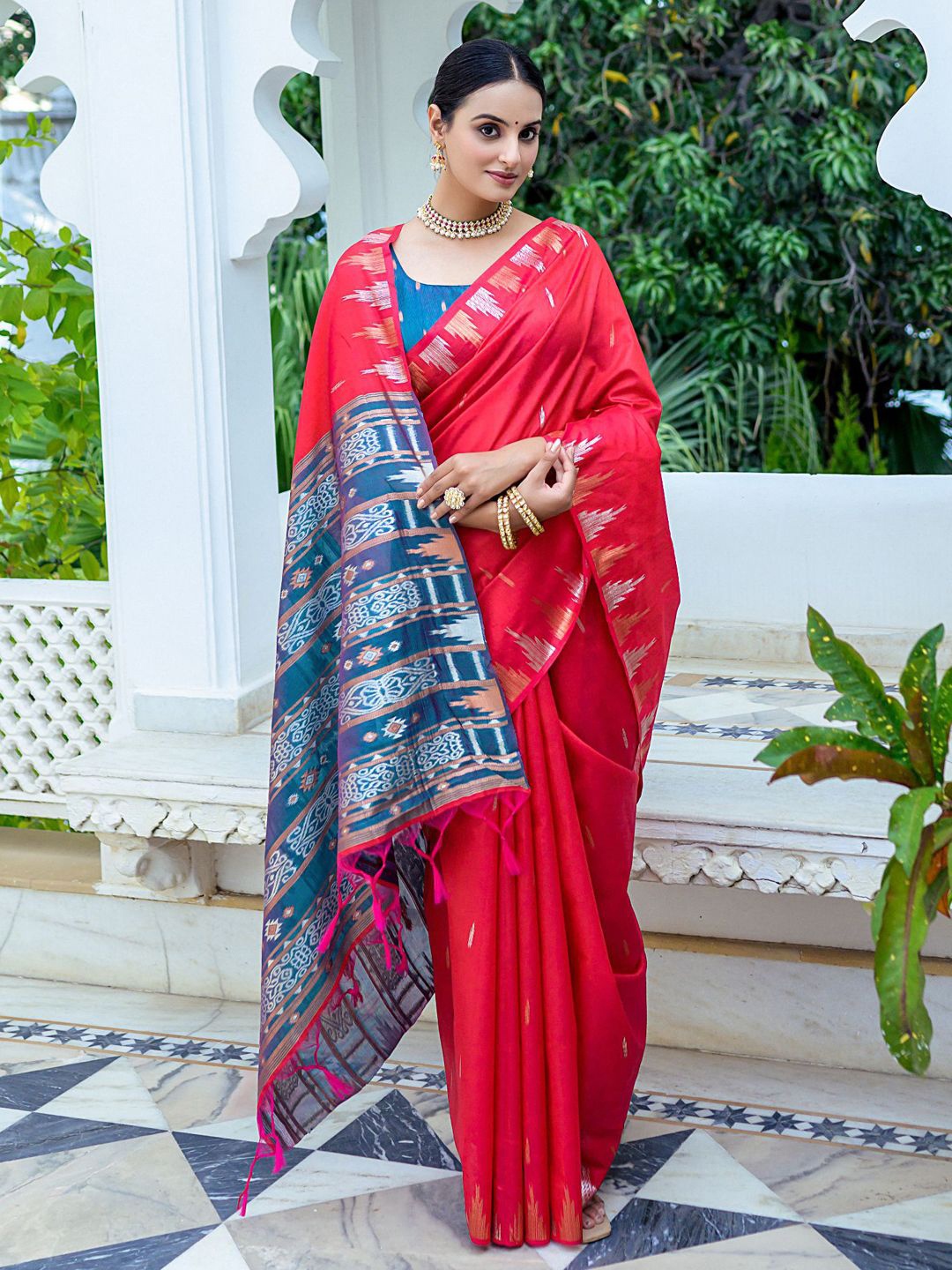 

Mitera Woven Design Tussar Saree, Red