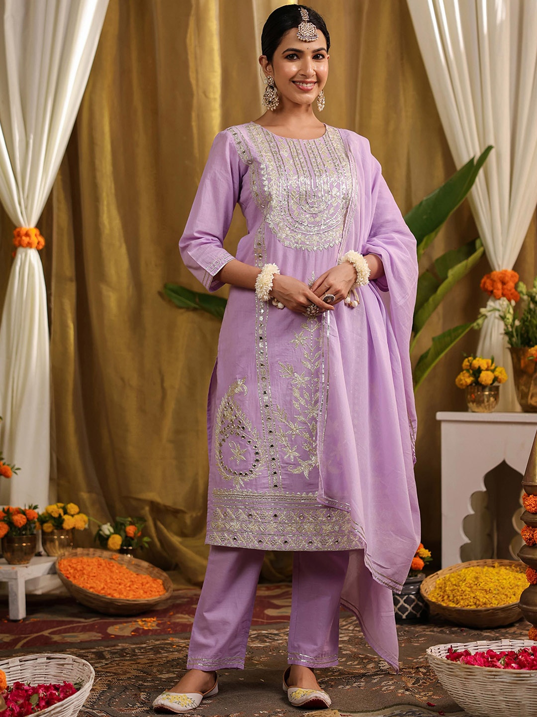 

SCAKHI Floral Embroidered Pure Cotton Straight Kurta & Trousers With Dupatta, Lavender