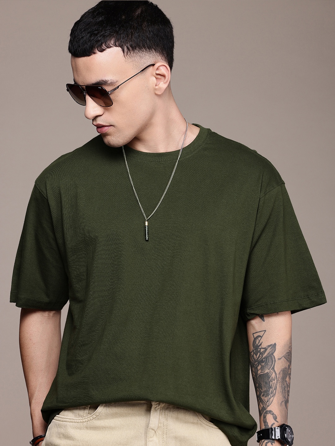 

Roadster Men Drop-Shoulder Sleeves Oversized T-shirt, Olive