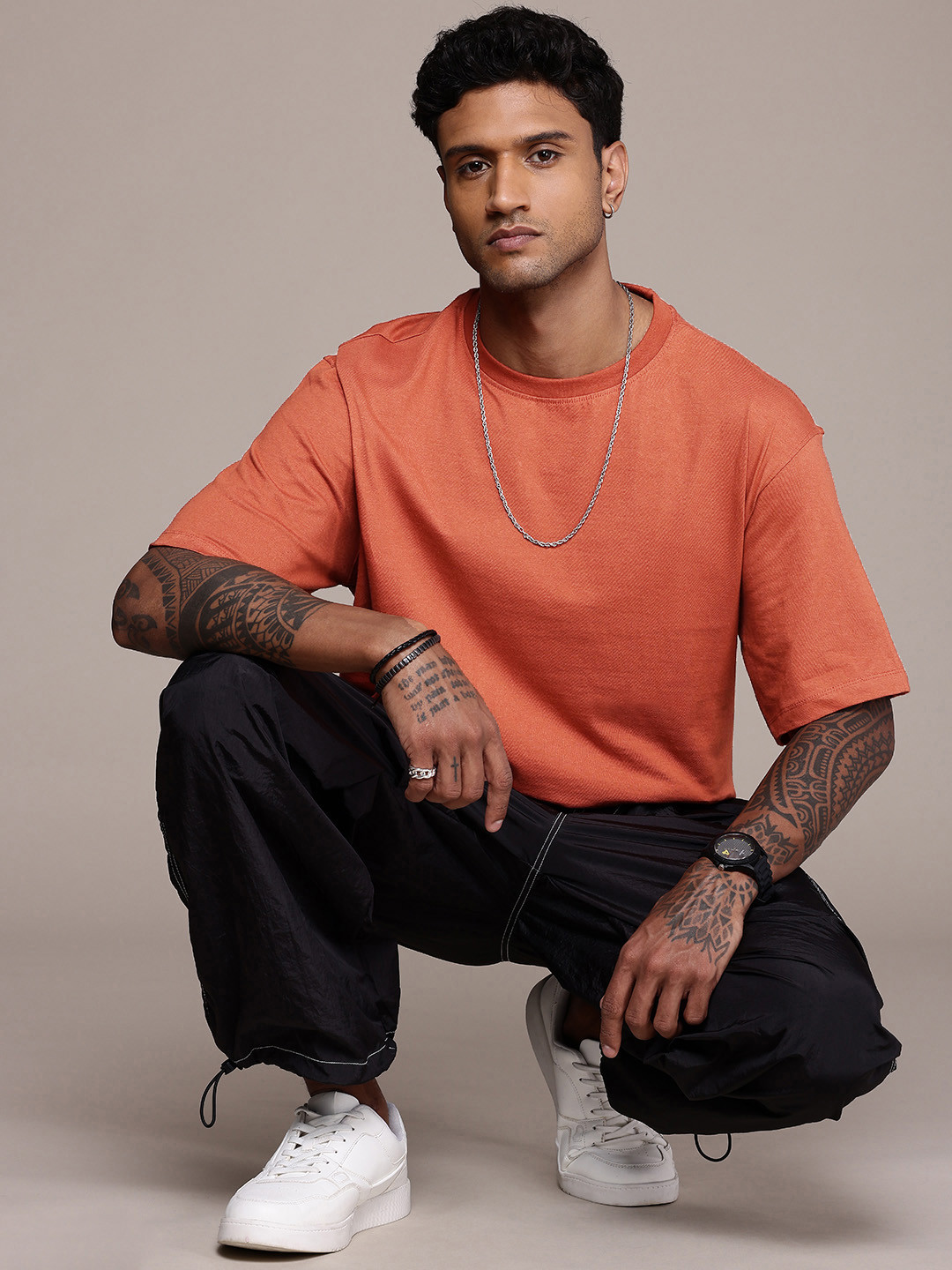 

Roadster Men Drop-Shoulder Sleeves Oversized T-shirt, Rust