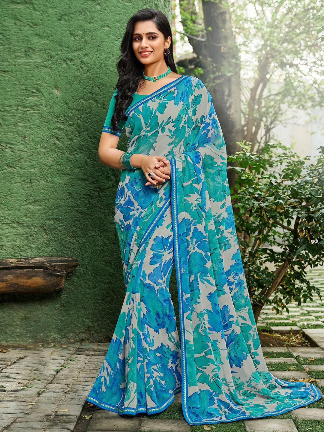 

Laxmipati Floral Poly Georgette Saree, Blue