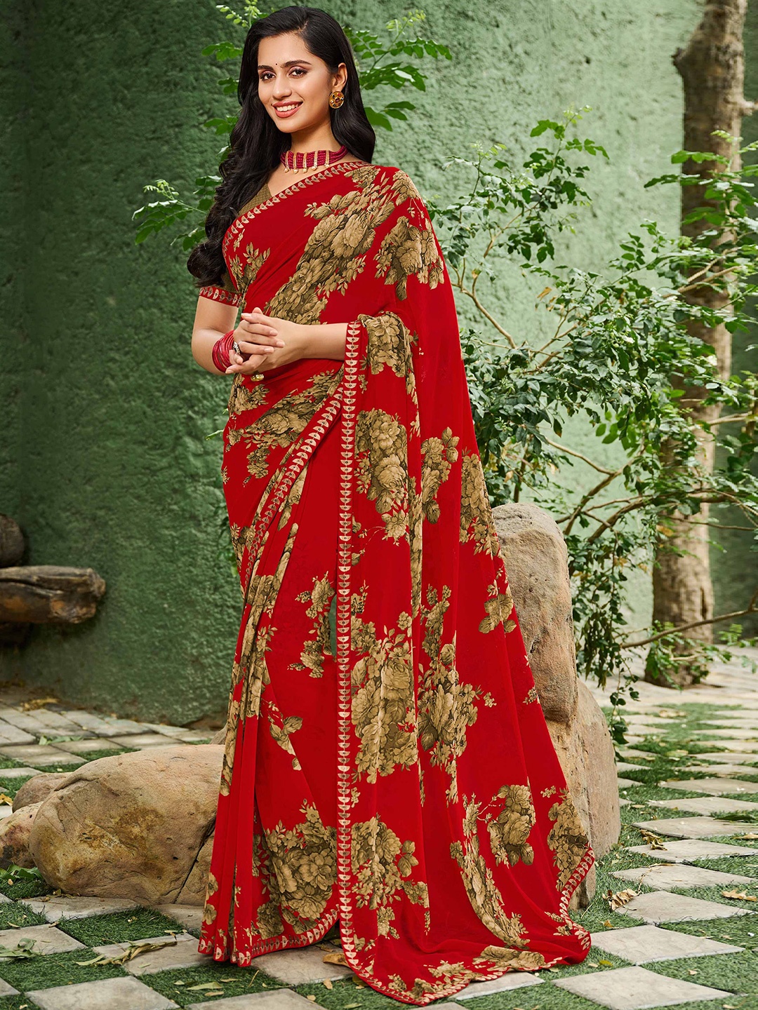 Laxmipati Floral Sequinned Saree, Red