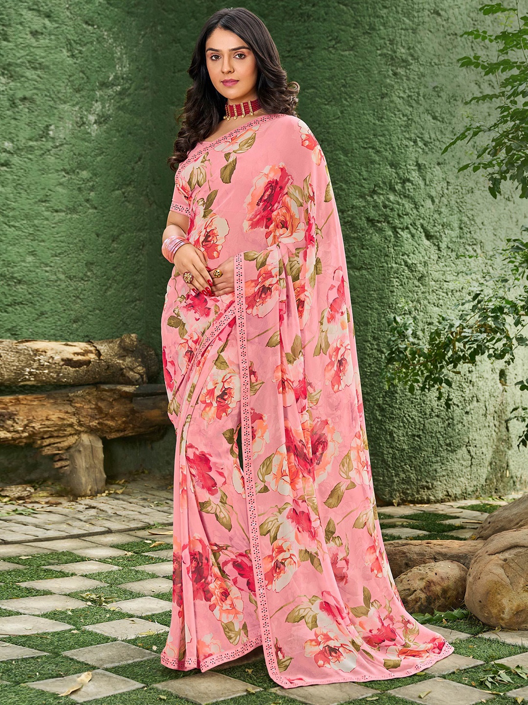 

Laxmipati Floral Beads and Stones Poly Georgette Saree, Pink