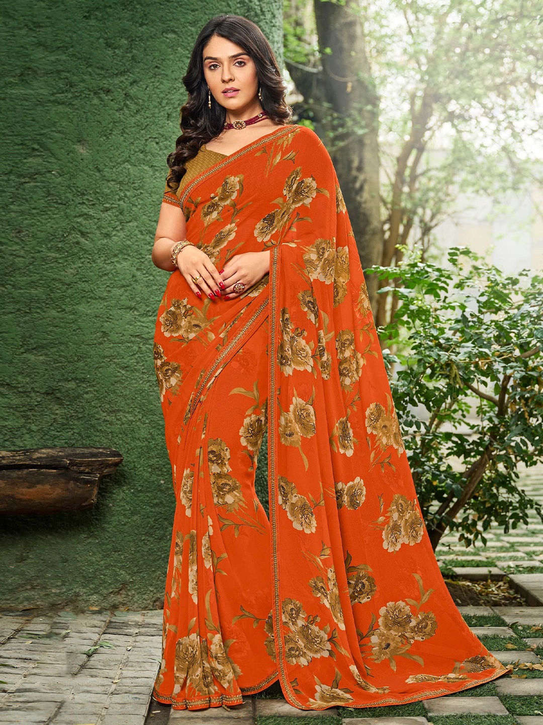 

Laxmipati Floral Printed Saree with Blouse, Orange