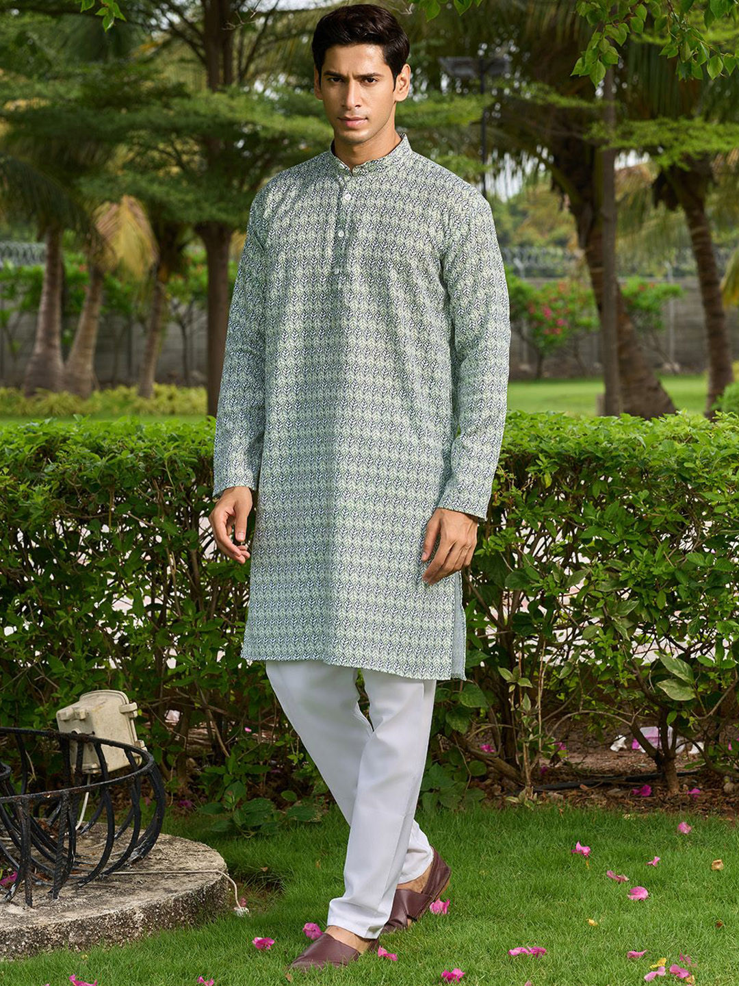 

Fashion FRICKS Men Geometric Printed Thread Work Anarkali Kurta, Multi