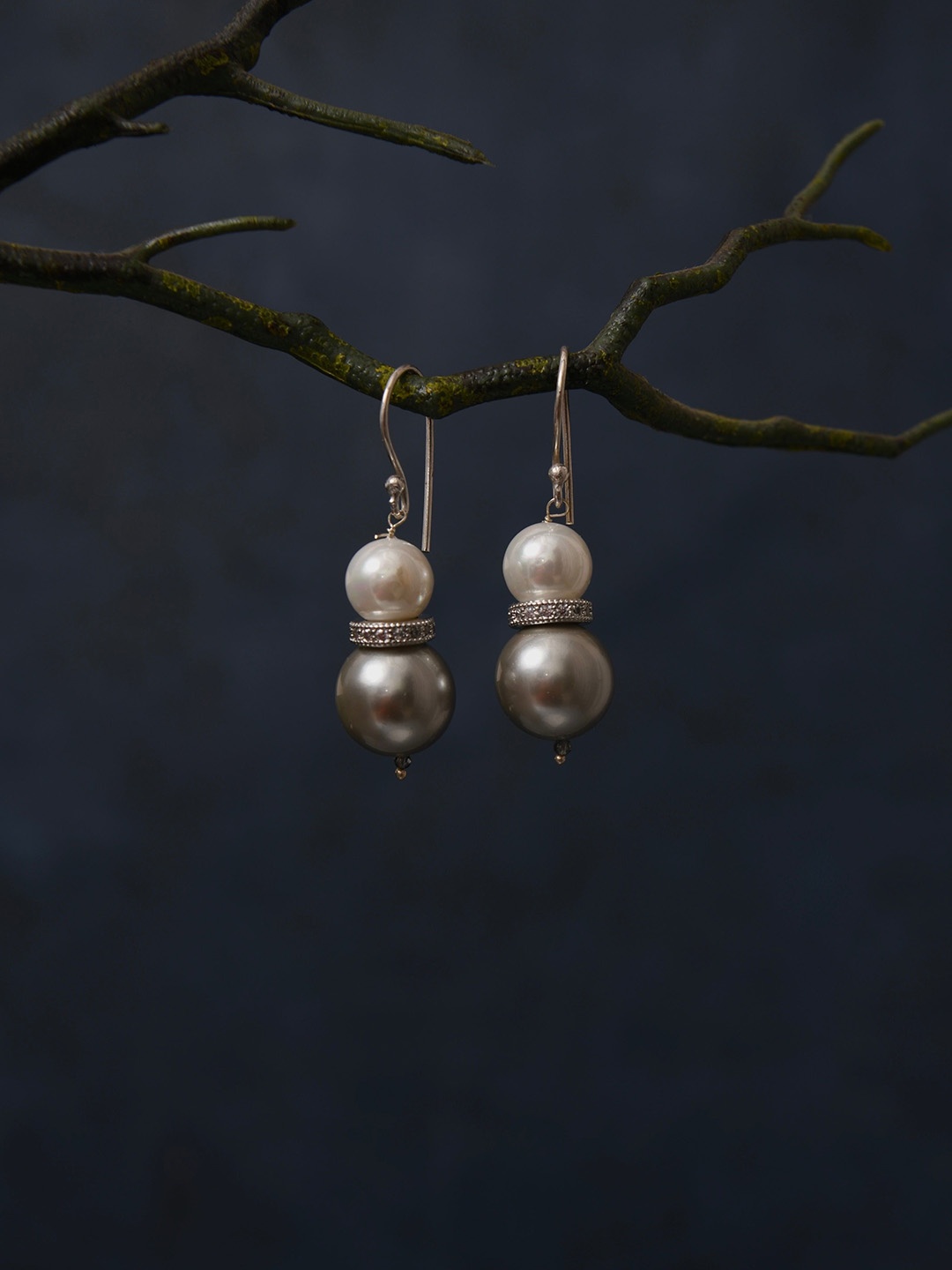 

Totapari Silver-Plated Pearl Zirconia Drop Earrings