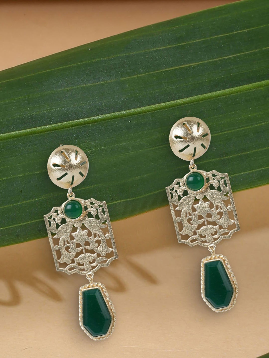 

TOTAPARI Contemporary Oxidised Cubic Zirconia Gold Toned Stud Earrings
