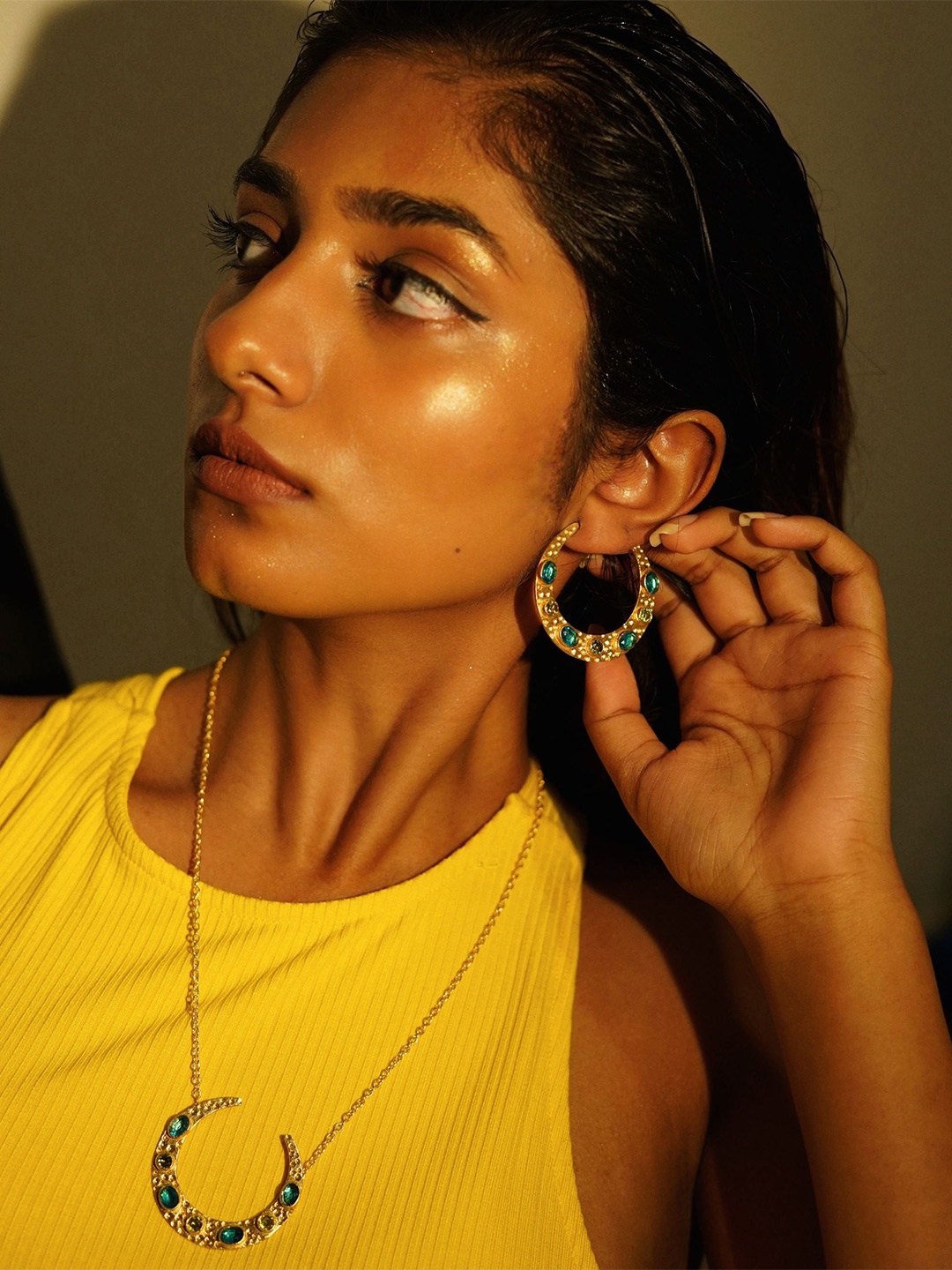 

Totapari Gold-Plated Semi-Precious Stone Jewellery Set