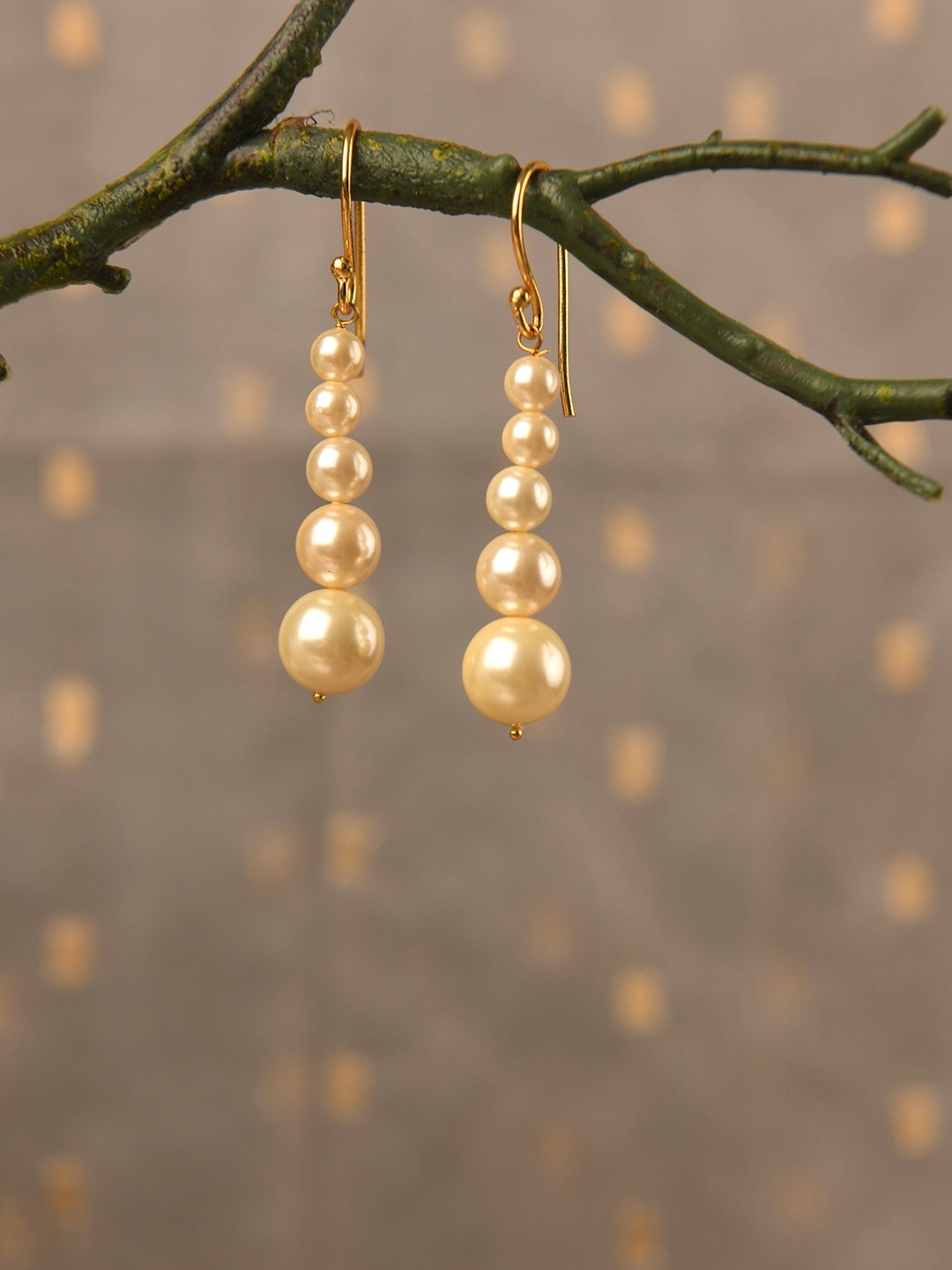 

TOTAPARI Gold-Plated Pearls Drop Earrings