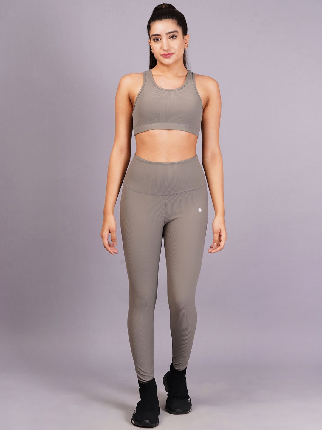 

Aesthetic Bodies Round Neck Sleeveless Bra With High-Rise Tights, Khaki