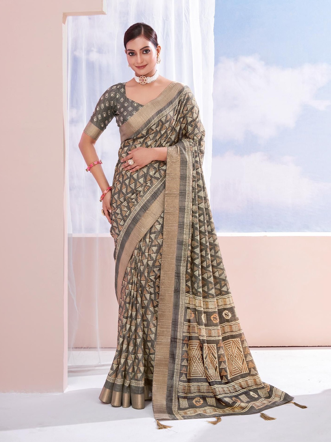 

Mitera Zari Woven Saree with Blouse, Grey