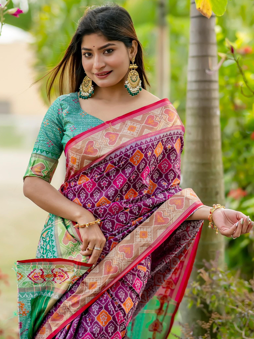 

Mitera Ethnic Motif Zari Woven Banarasi Saree, Purple