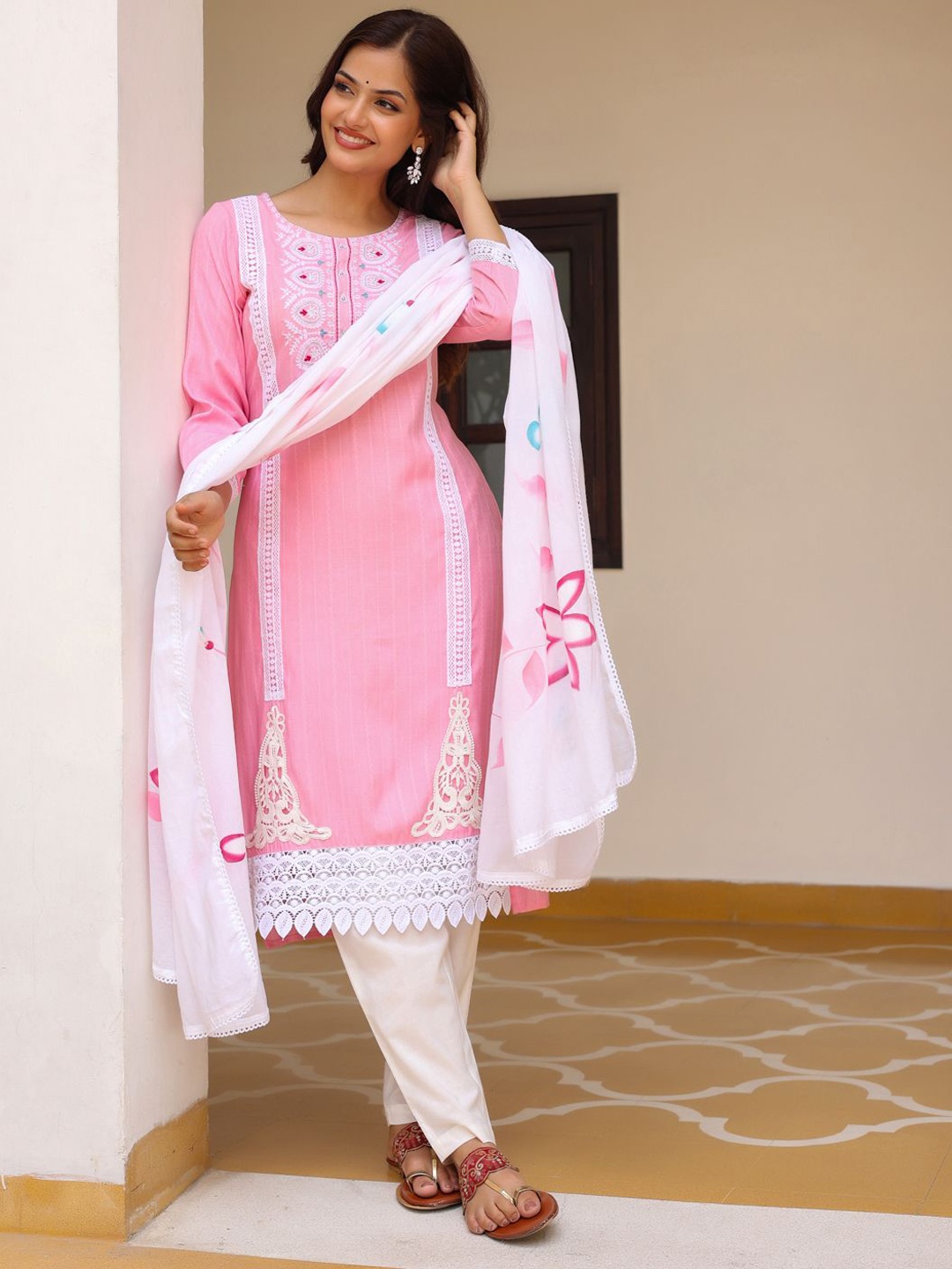 

Anouk Pink Floral Embroidered Regular Thread Work Kurta With Trousers & Dupatta