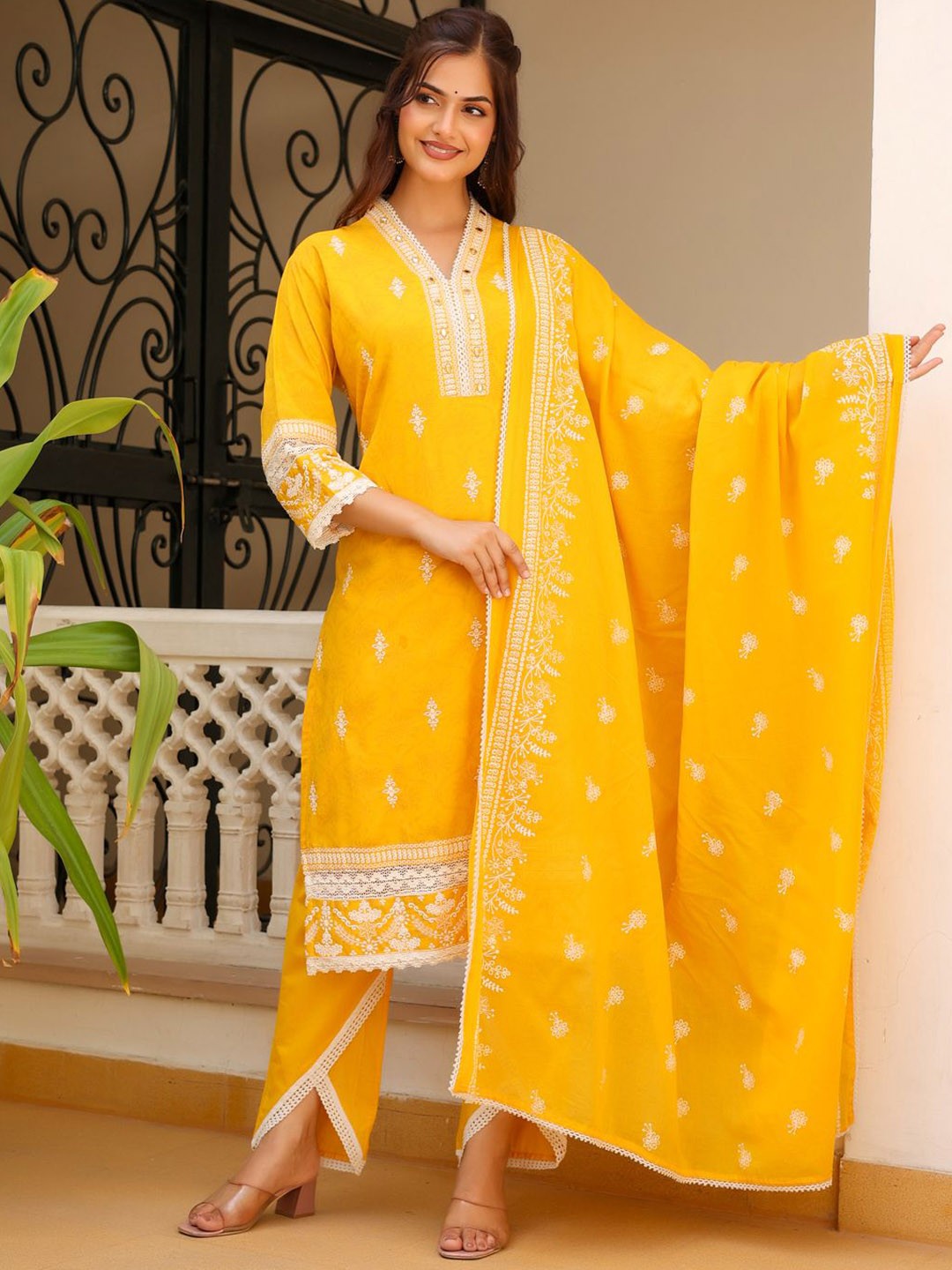 

Anouk Women Floral Embroidered Regular Thread Work Pure Cotton Kurta with Trousers & With Dupatta, Mustard