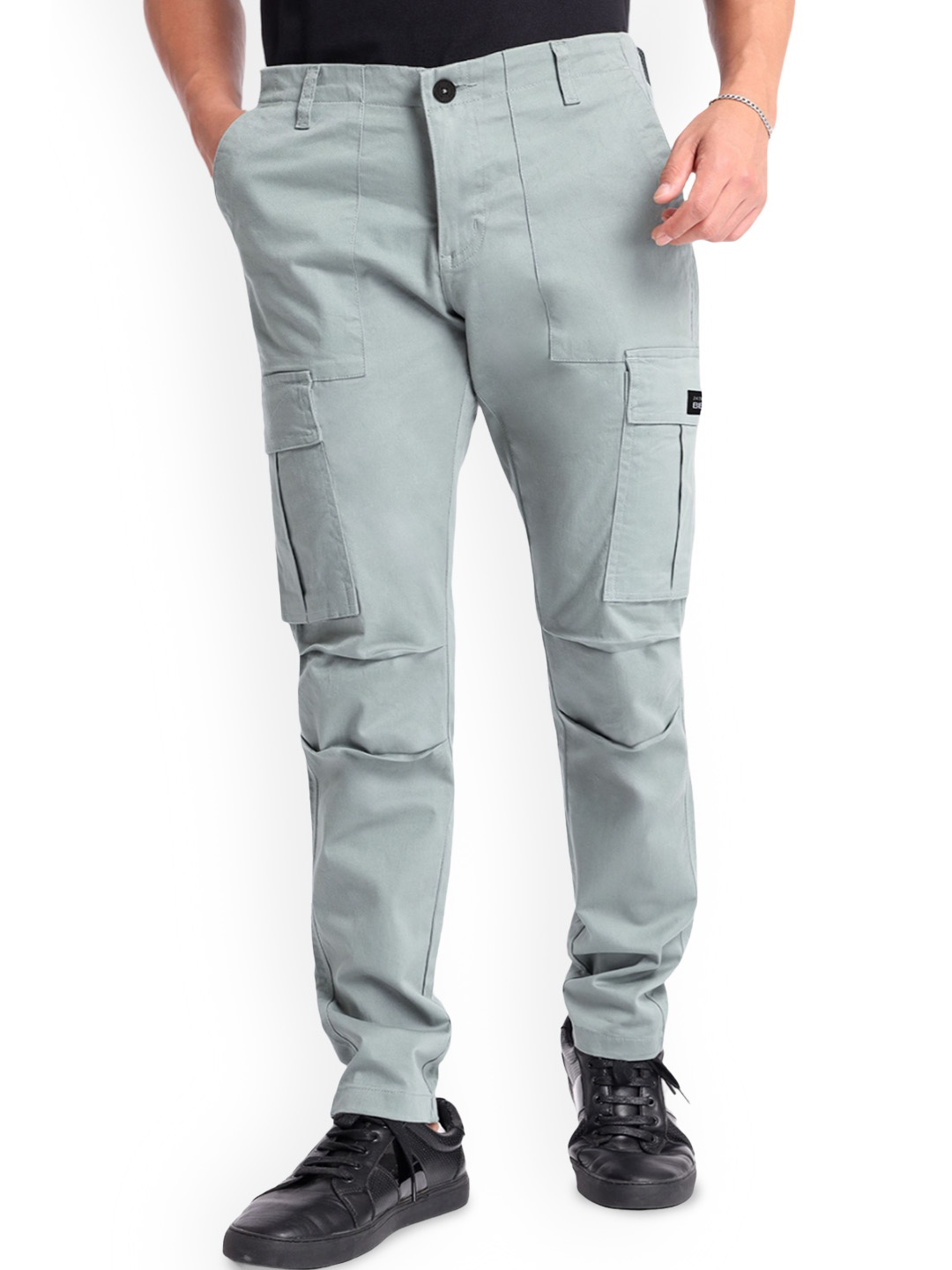 

Beyoung Men Mid-Rise Slim Fit Cargos Trousers, Grey