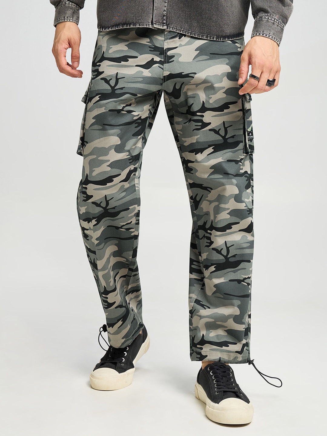 

Beyoung Men Cotton Camouflage Printed Cargos Trousers, Grey