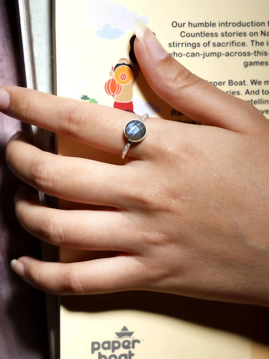 

Exotic India 925 Sterling Silver Silver-Plated Labradorite-Studded Finger Ring