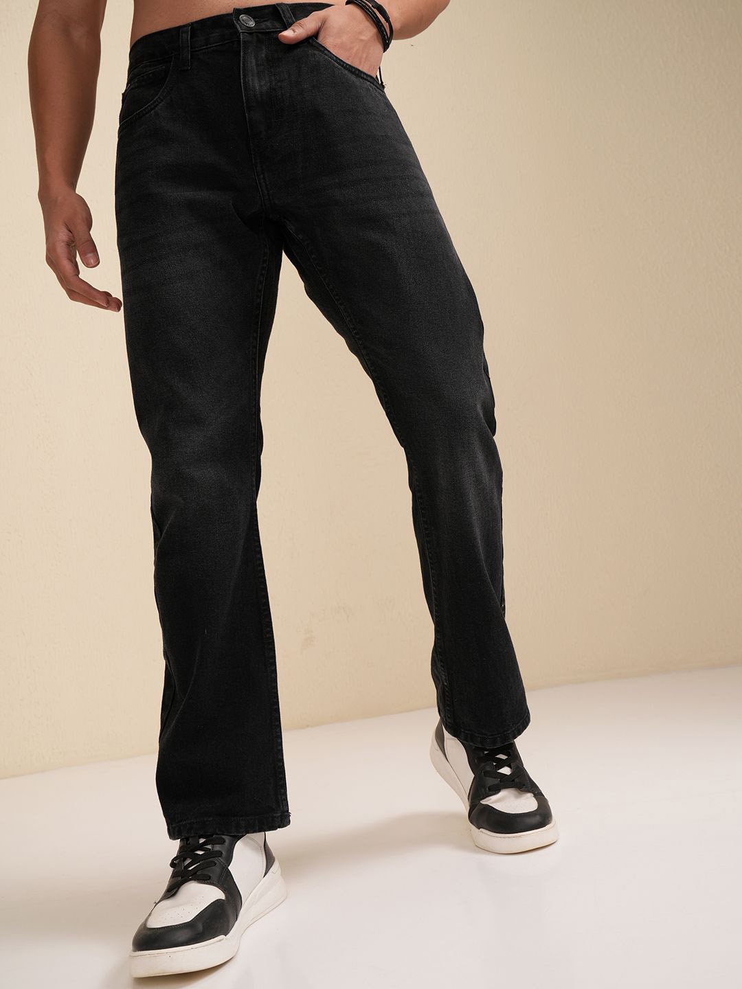 

HIGHLANDER Men Bootcut Low Distress Stretchable Jeans, Black