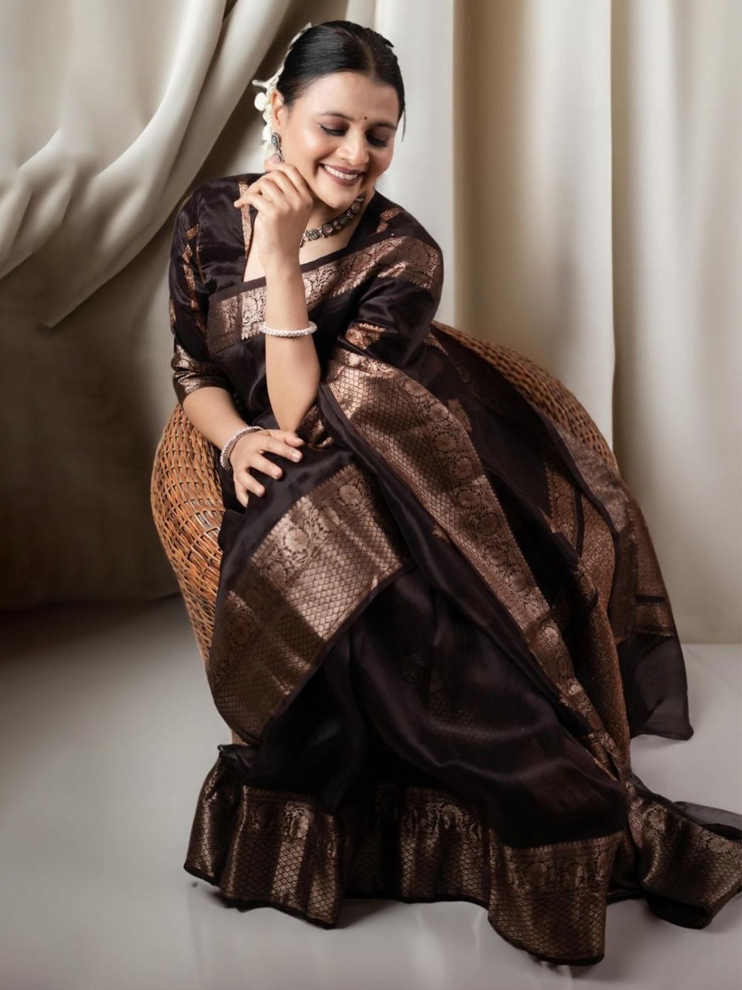 

Upalksh Ethnic Motifs Zari Kanjeevaram Saree, Coffee brown