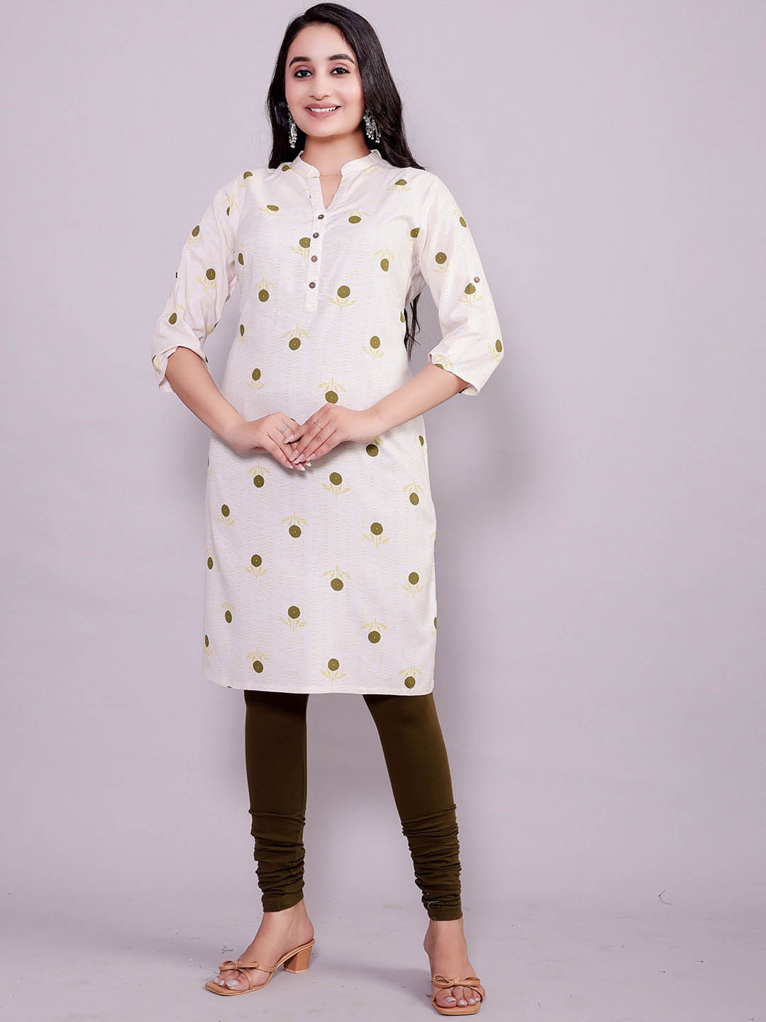 

VASVI Floral Printed Mandarin Collar Three-Quarter Sleeves Straight Kurta, Off white