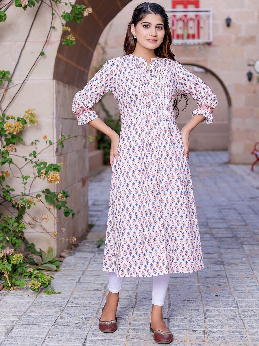 

VASVI Floral Printed Mandarin Collar Cotton A-Line Kurta, Off white