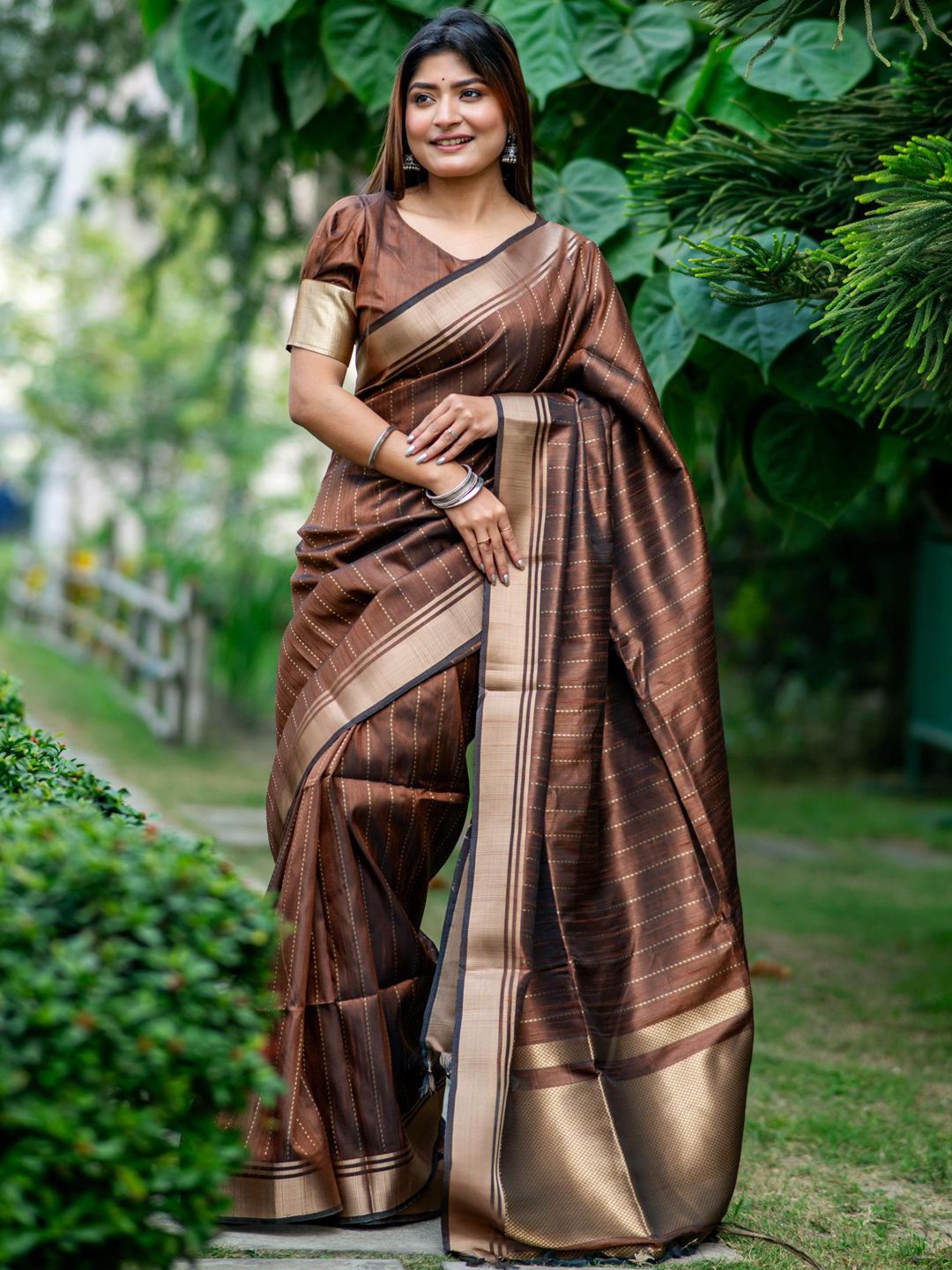 

Mitera Woven Design Striped Zari Banarasi Saree, Brown