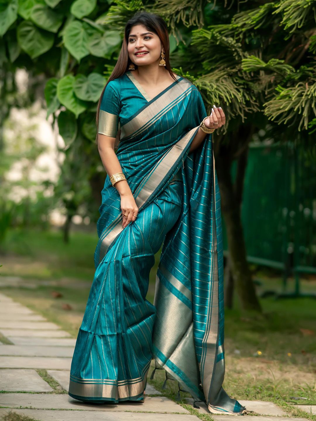 

Mitera Striped Zari Banarasi Saree, Teal