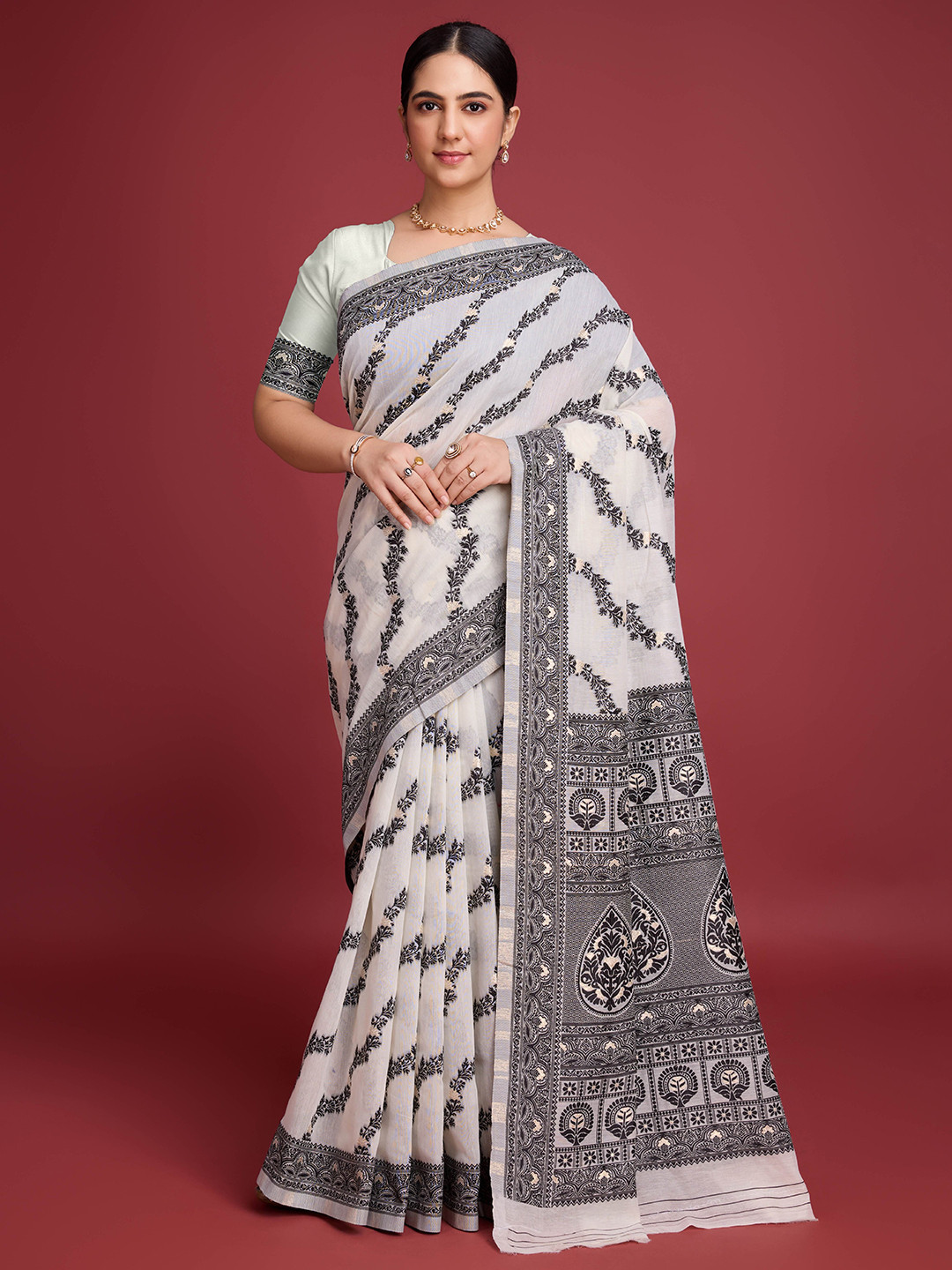 

KALINI Woven Design Pure Cotton Jamdani Saree, Black