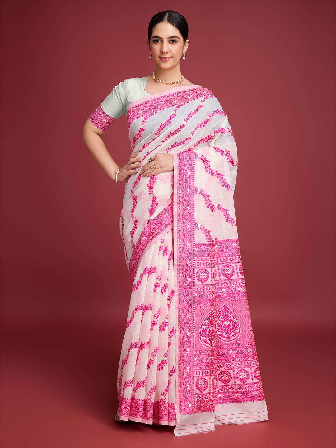 

KALINI Floral Zari Pure Cotton Jamdani Saree, Off white