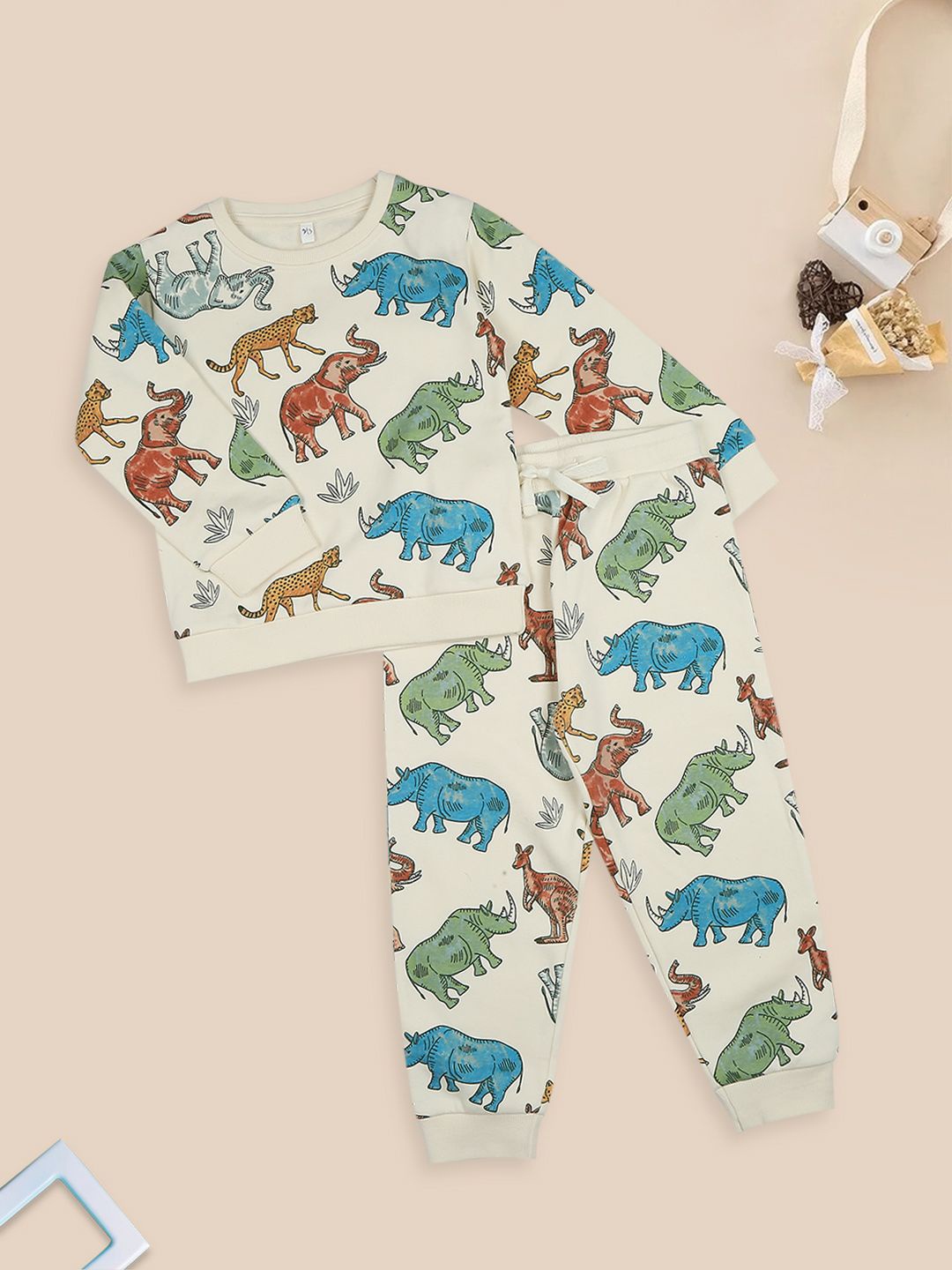 

MeeMee Boys Printed Sweatshirt With Joggers, Off white