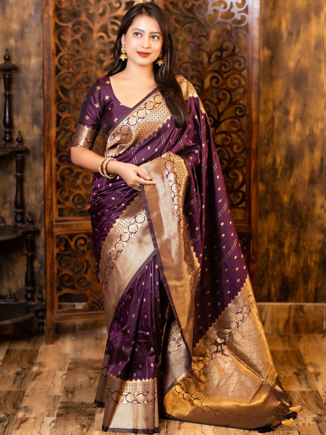 

Mitera Ethnic Motif Striped Zari Woven Banarasi Saree, Purple