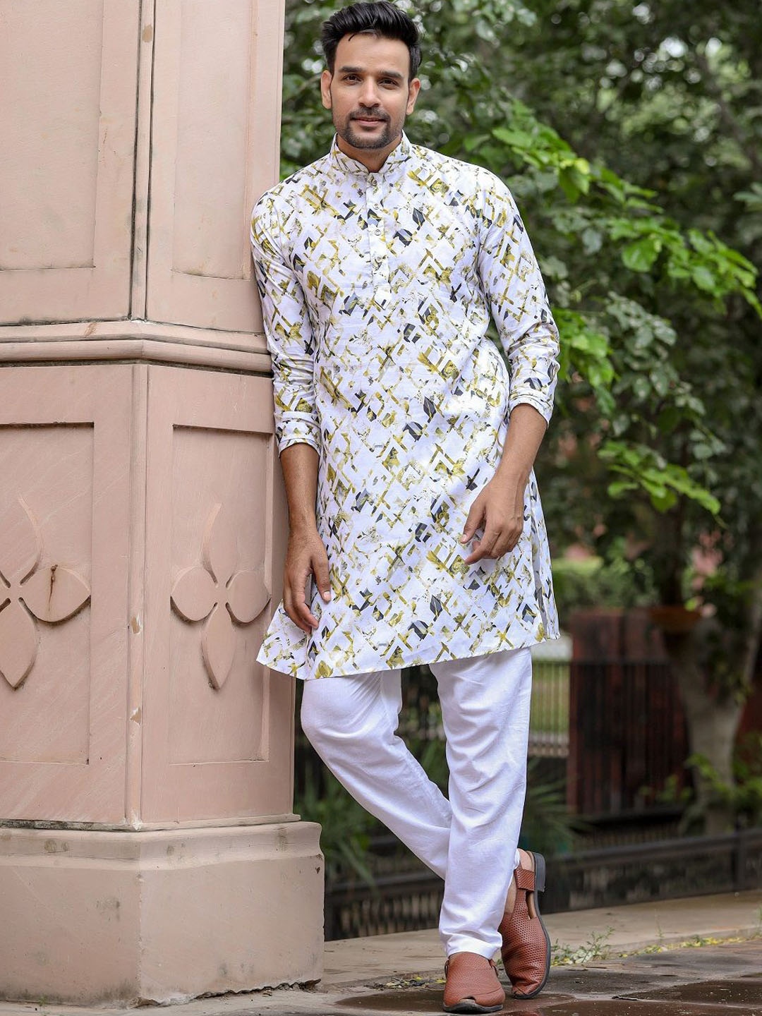 

Aanys Culture Geometric Printed Mandarin Collar Straight Kurta, White