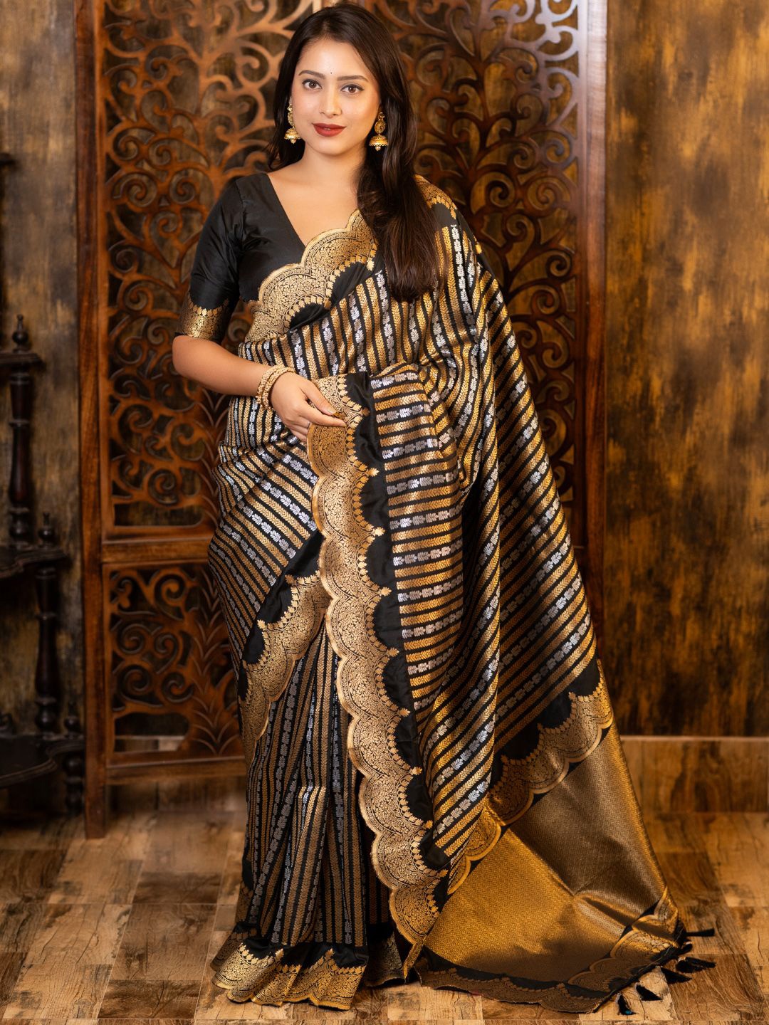 

Mitera Ethnic Motifs Woven Design Zari Banarasi Saree, Black