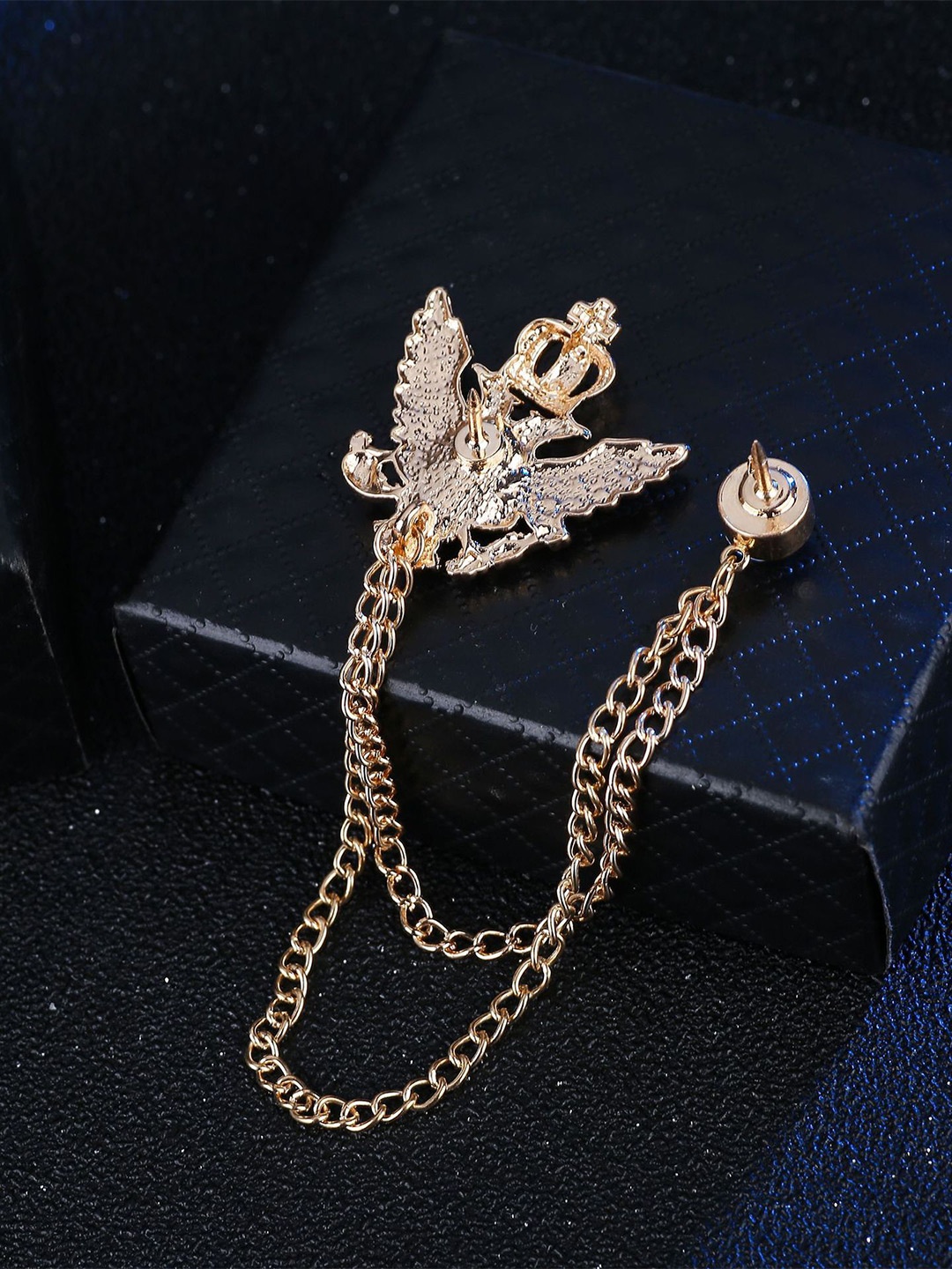 

SYGA Men Luxury Crown Style Brooch, Gold