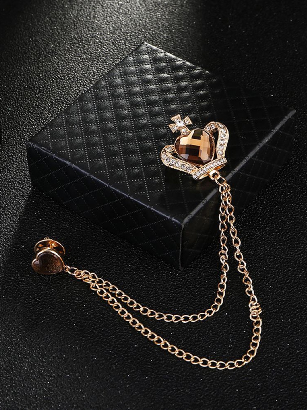 

SYGA Men Crystal Studded Chain Tassel Brooch Lapel Pin, Gold
